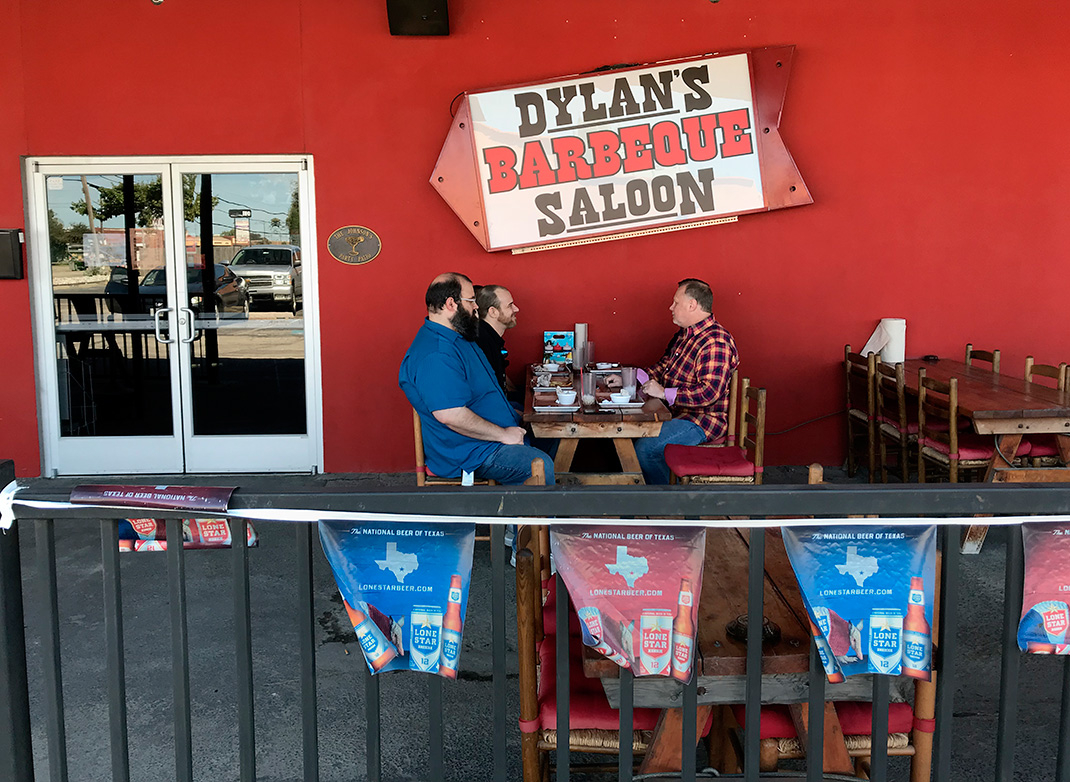 Dylans-BBQ-Saloon-02